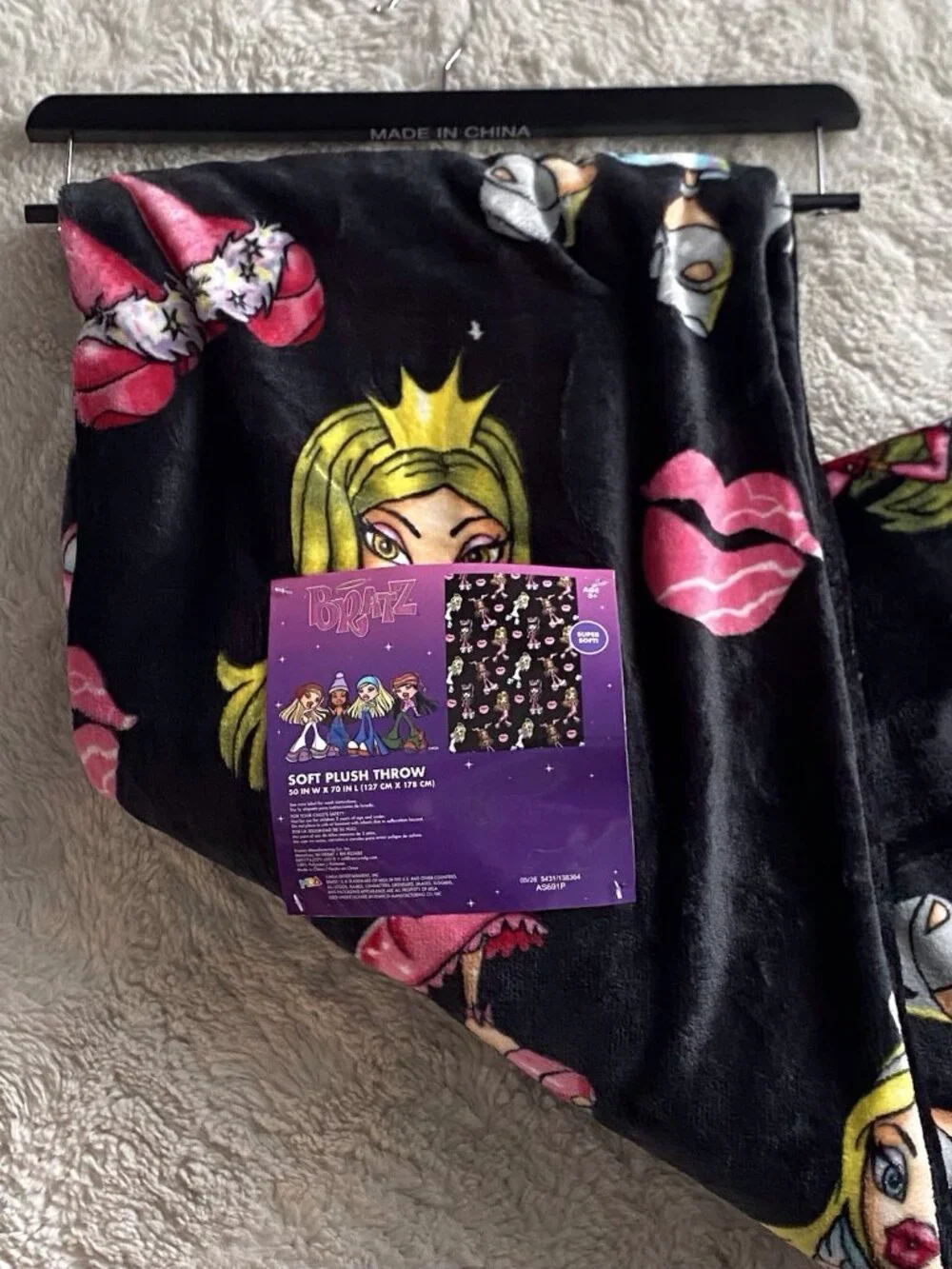 BRATZ Dolls Plush Halloween Throw Blanket 50x70 Black Jade Cloe Sasha Yasmin NEW
